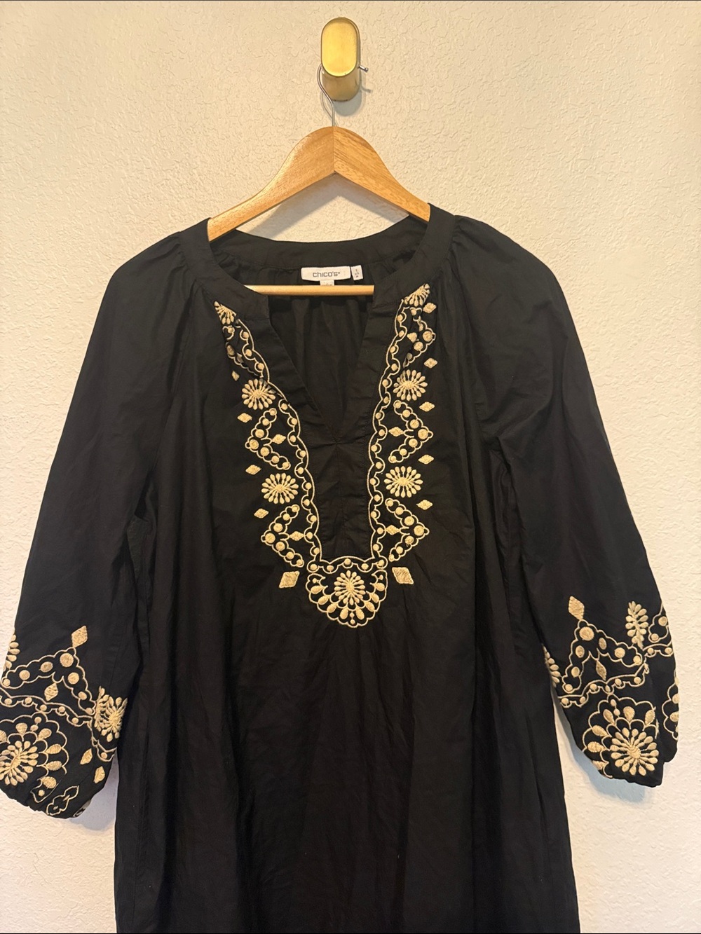 Perfect like new Chico’s scalloped hem Embroidered Dress medium - Picture 7 of 11